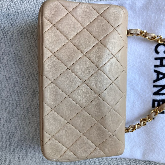 Authentic Chanel Vintage Small Flap Bag Beige - Picture 3 of 9